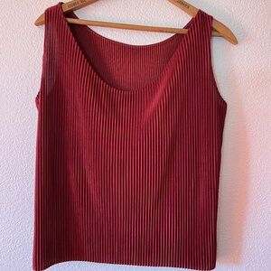 Pleated Silky sleeveless top/blouse vintage